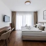 Aria Prestige فيلة