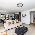 Aria Prestige فيلة *