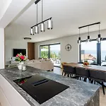 Aria Prestige أوباتيا