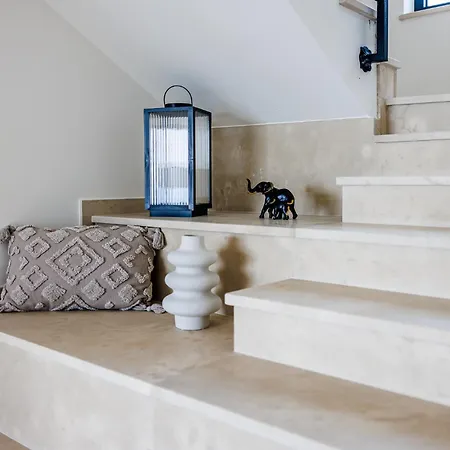 Aria Prestige Villa *