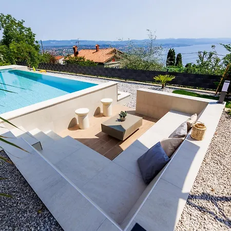 别墅 Aria Prestige 奥帕提亚