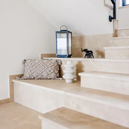 Aria Prestige Villa *